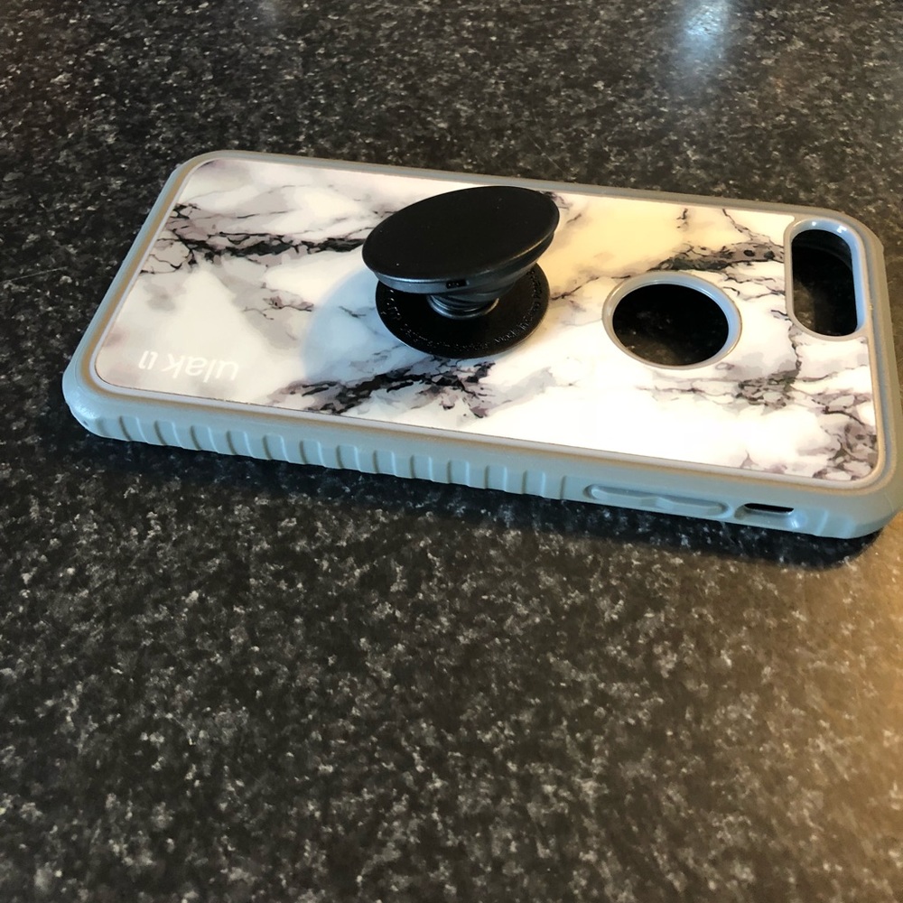 iPhone 7plus phone case with pop socket